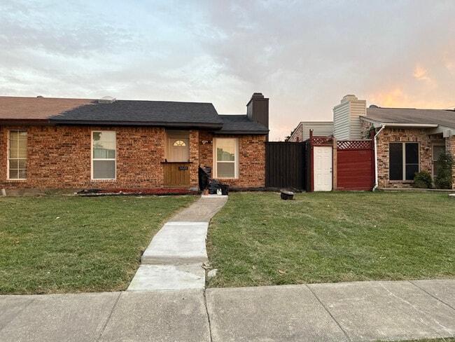 1428 Brazos Dr