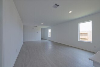 111 Cedar Elm Ct in Magnolia, TX - Building Photo - Building Photo