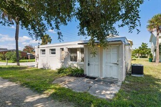 725 5th Ave N in Jacksonville Beach, FL - Building Photo - Building Photo