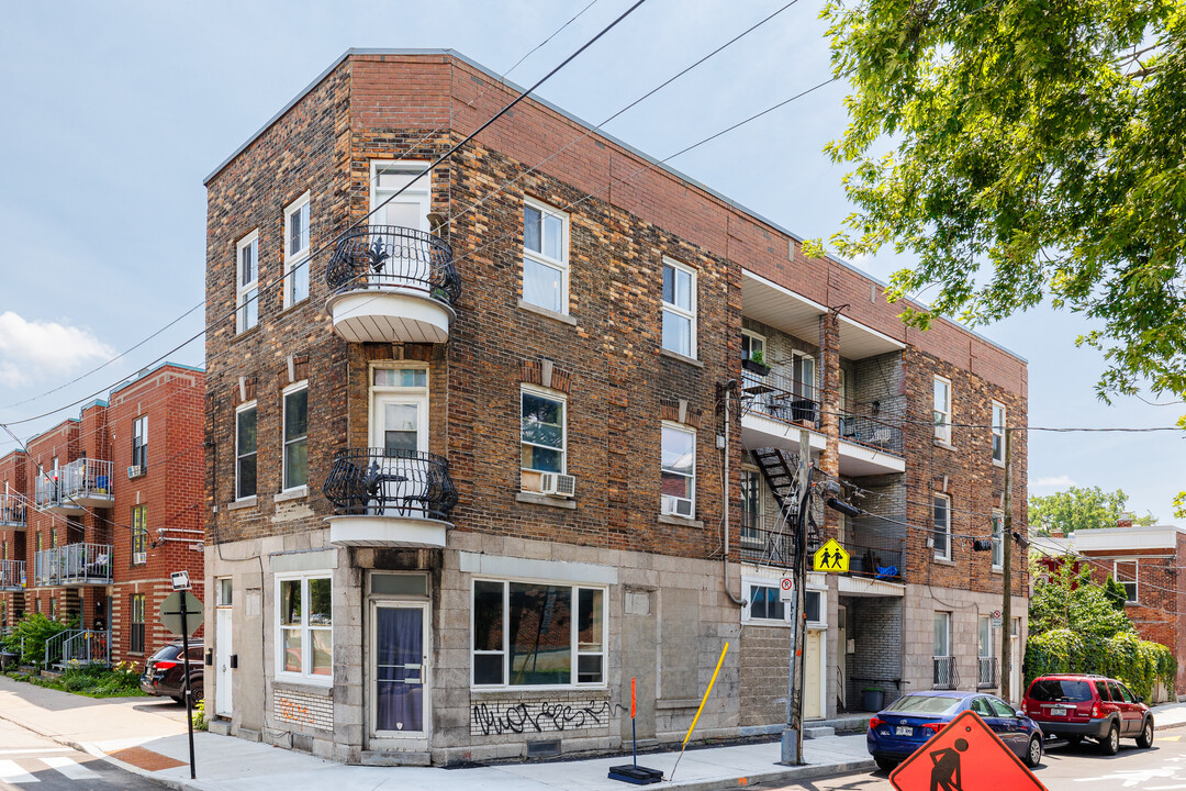 3504 Sainte-Émilie Rue in Montréal, QC - Building Photo