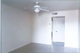 1205 Murray St in Taft, TX - Building Photo - Building Photo