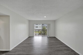 4200 NW 3rd Ct in Plantation, FL - Building Photo - Building Photo