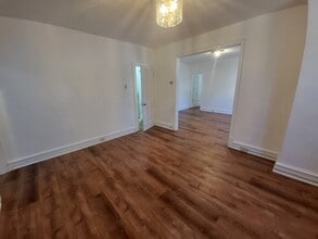 6643 Chew Ave, Unit 2nd Floor Apt. in Philadelphia, PA - Building Photo - Building Photo