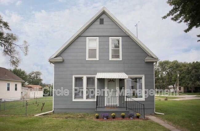 property at 1904 S 8th St