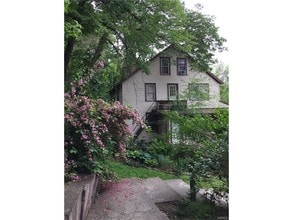 482 Route 9D in Beacon, NY - Foto de edificio - Building Photo