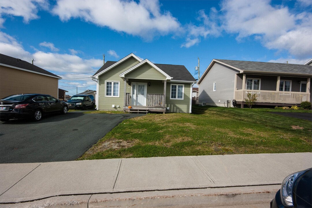 23 Brodie St in Mt Pearl, NL - Building Photo