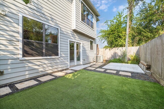 828 W 19th St in Houston, TX - Building Photo - Building Photo