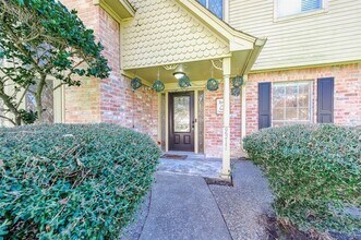 9311 New Forest Rd in Spring, TX - Building Photo - Building Photo