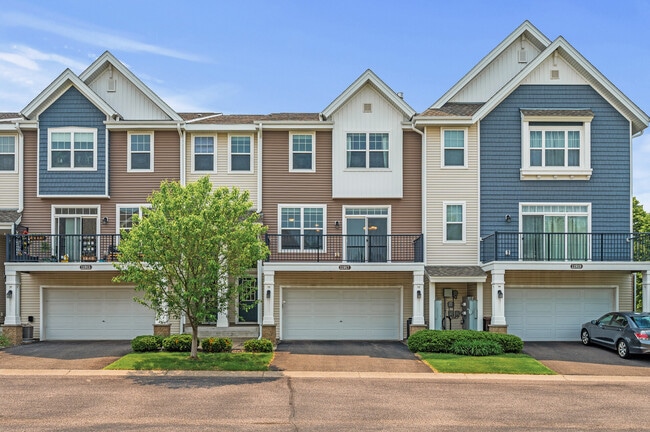 property at 11917 Emery Village Dr N