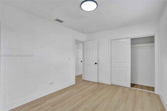 1960 SW 68th Way in Miramar, FL - Building Photo - Building Photo