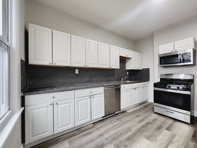 227 Wegman Pky, Unit Basement