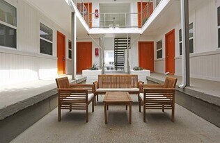 4927 San Jacinto St in Dallas, TX - Building Photo