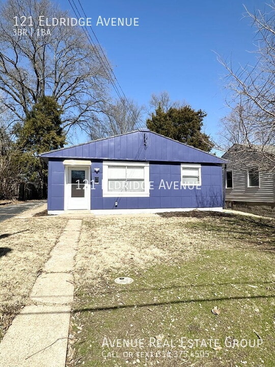 121 Eldridge Ave in Webster Groves, MO - Building Photo