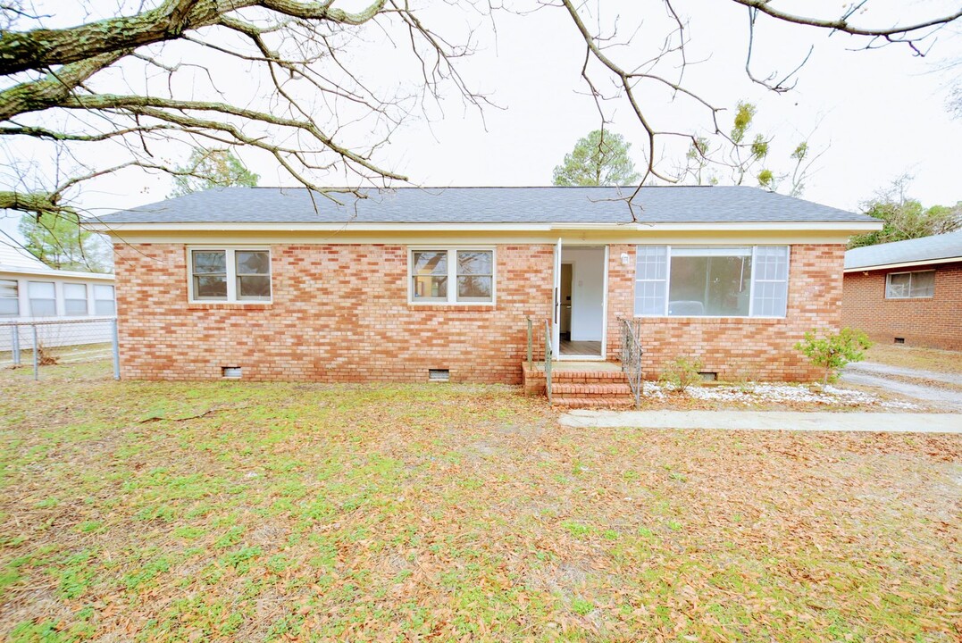 3212 N Main St in Hope Mills, NC - Building Photo