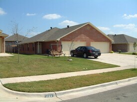 940 Terry Trail in Weatherford, TX - Building Photo