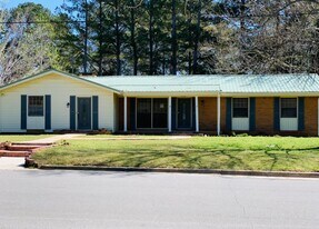 106 Ward Ave SW in Cullman, AL - Building Photo