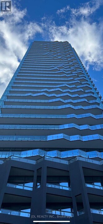 110 Broadway Ave in Toronto, ON - Building Photo