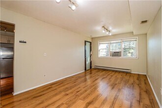 18 College Dr in Edison, NJ - Building Photo - Building Photo