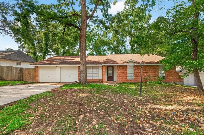 property at 3318 Kentwood Dr