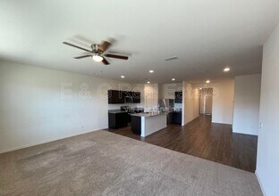 19577 W Palo Verde Dr in Litchfield Park, AZ - Building Photo - Building Photo