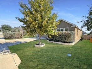 13806 Quiet Fox Ln in San Antonio, TX - Building Photo - Building Photo