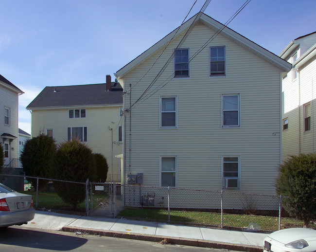 233-239 Washington St in Fall River, MA - Building Photo - Building Photo