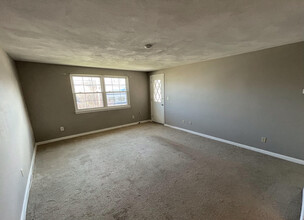 360 Neponset St, Unit 709 in Canton, MA - Building Photo - Building Photo