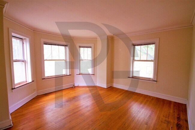 property at 3709 N Hoyne Ave