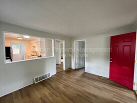 429 W Van Hoesen Blvd in Portage, MI - Building Photo