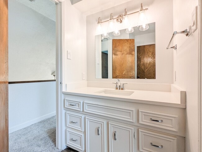 property at 2706 Oakmont Ln