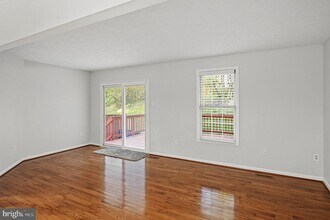 7951 Brightmeadow Ct in Ellicott City, MD - Foto de edificio - Building Photo