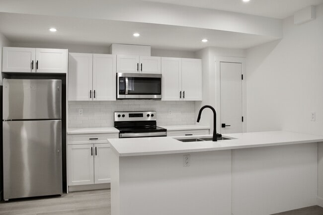 9703 174 St NW in Edmonton, AB - Building Photo - Building Photo