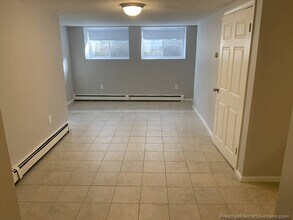 21 Linden St, Unit A in Boston, MA - Foto de edificio - Building Photo