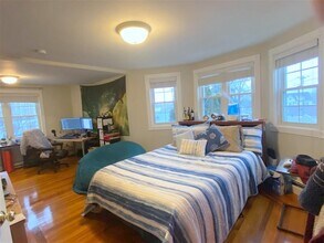 521 Main St, Unit 2 in Medford, MA - Building Photo - Building Photo