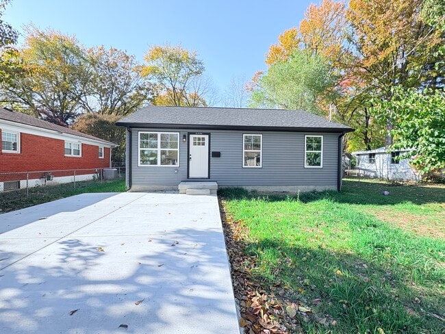 4404 Hillside Dr in Louisville, KY - Building Photo - Building Photo