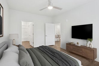 Ben Hill Flats in Atlanta, GA - Foto de edificio - Building Photo