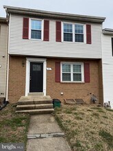 9 Autumn Hill Way in Gaithersburg, MD - Building Photo - Building Photo