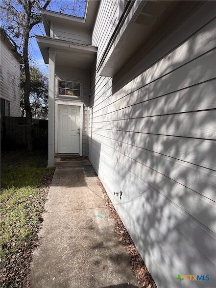 828 Sagewood Trail in San Marcos, TX - Foto de edificio - Building Photo