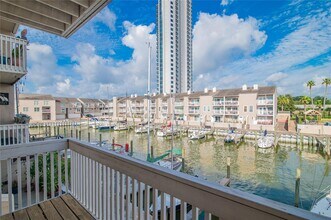 4749 E NASA Pkwy in Seabrook, TX - Building Photo - Building Photo