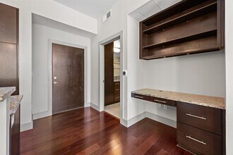 1320 Robert Browning St in Austin, TX - Building Photo - Building Photo