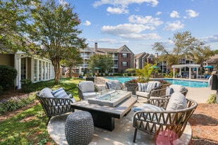 Bell Walkers Crossing in Knoxville, TN - Building Photo