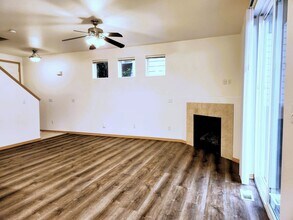 19117 97th Ave Ct E in Puyallup, WA - Building Photo - Building Photo