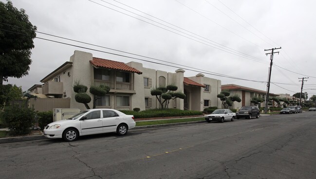 El Sereno Apartments in Anaheim, CA - Foto de edificio - Building Photo