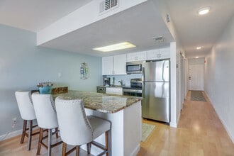 260 Southbay Dr in Naples, FL - Building Photo - Building Photo