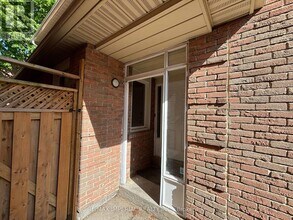 98 McMorran Crescent in Vaughan, ON - Building Photo - Building Photo