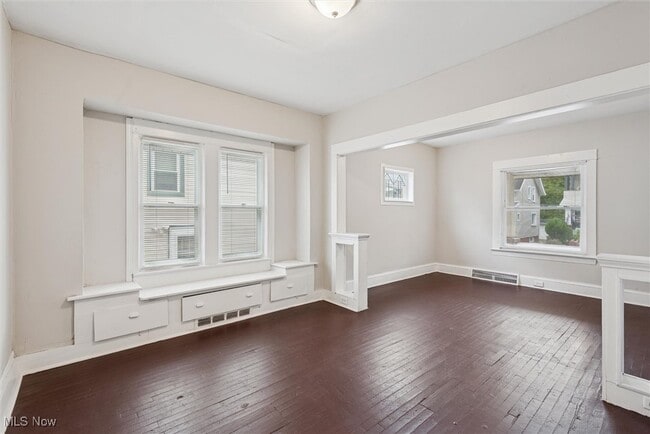 2302 Saratoga Ave in Cleveland, OH - Building Photo - Building Photo