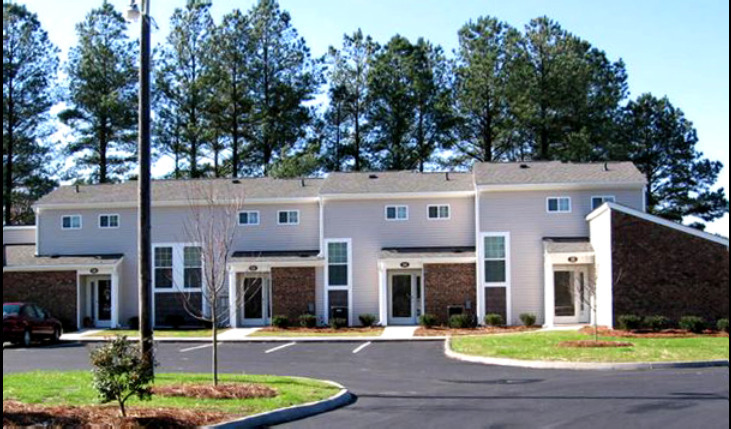 Oak Park Apartments in Four Oaks, NC - Building Photo