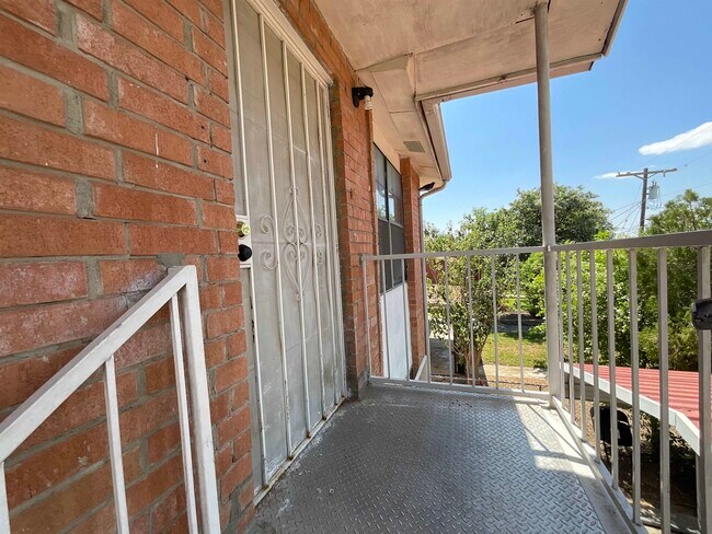 2719 Maryland Ave in Laredo, TX - Building Photo - Building Photo