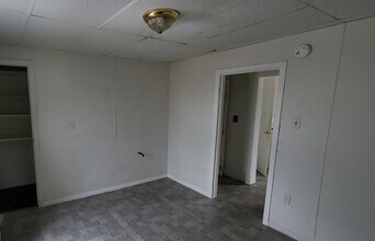 428 Vine Ave NE-Unit -428 B in Warren, OH - Building Photo - Building Photo