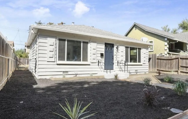 property at 4024 39th St